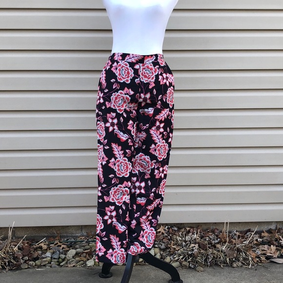 NWT Guess Floral Print Cigarette Pants Trousers - Picture 7 of 11